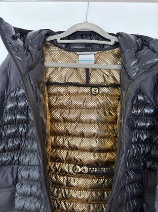 Chaqueta Columbia Negra con Capucha