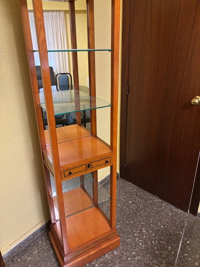 Estantería madera maciza con cristal