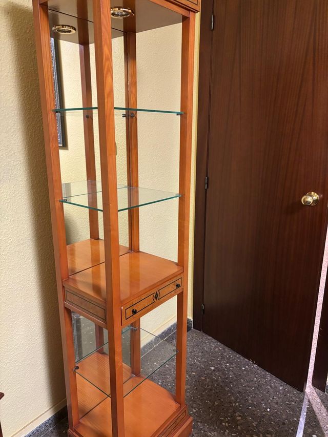 Estantería madera maciza con cristal