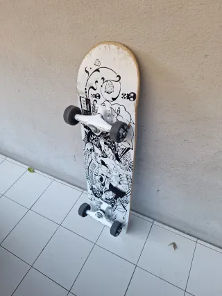 Monopatín Oxelo blanco con diseño