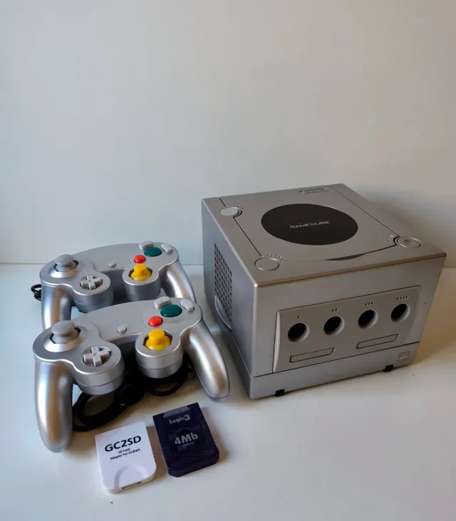 Nintendo Game Cube Plata + 2 Mandos