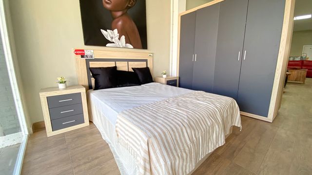 Armario 4 puertas madera y gris