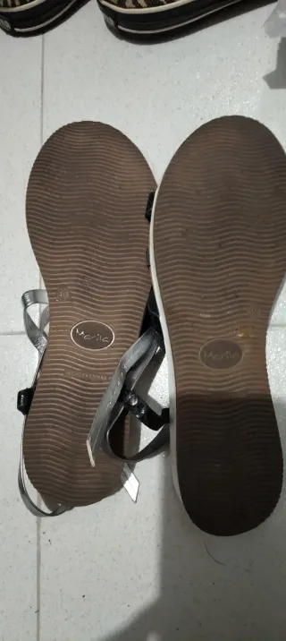 Sandalias verano negras y plateadas