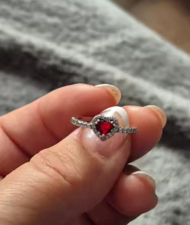 Vendo anillo Pandora 