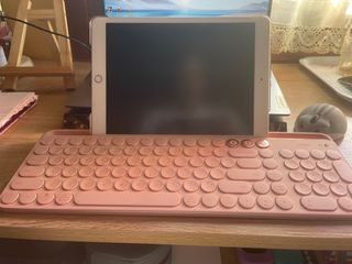 Teclado Inalámbrico MiiiW Bluetooth Rosa