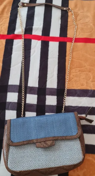 Bolso bandolera azul y marrón