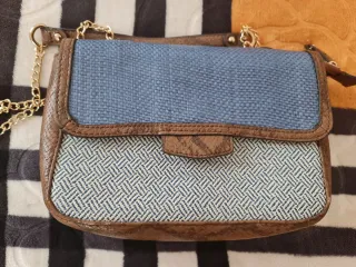 Bolso bandolera azul y marrón