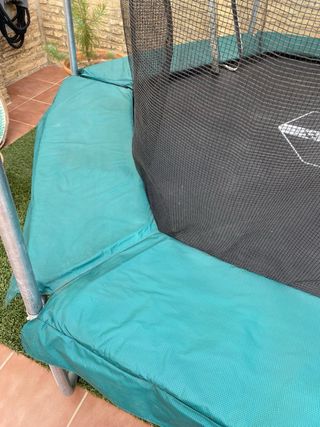 Cama elástica Decathlon en muy buen estado.