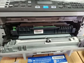 Impresora Láser Brother MFC-L2700DW Gris