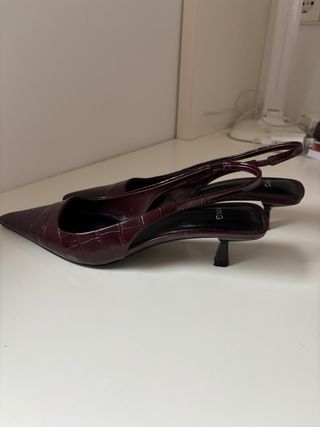 Zapatos Mango tacón fino morados