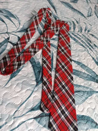 Regalo por compra del perfil Corbata de mujer roja