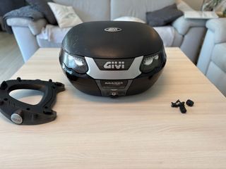 Baúl Givi Maxia 3 (55L) + Soporte Givi M5M