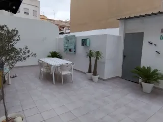 Piso con terraza en Benetússer