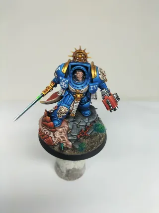 Capitán Exterminador marine espacial Ultramarines.