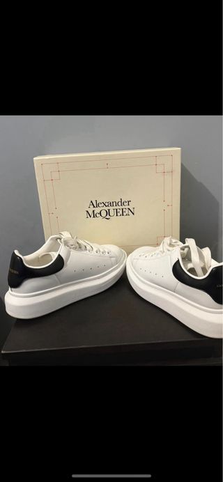 Alexander McQueen Zapatillas Negras y Blancas