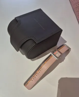 Reloj Adolfo Dominguez muy cuidado.