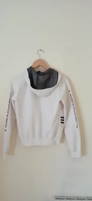 Chaqueta deportiva Adidas blanca y negra