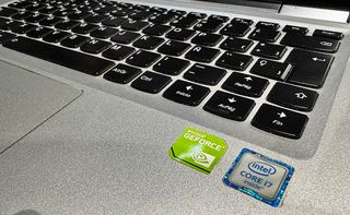 Portátil Lenovo YOGA 710-14ISK Plata