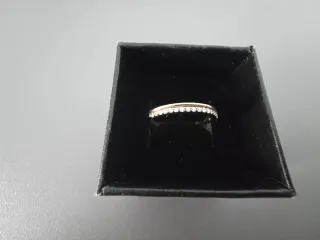 Anillo de pedida oro y diamantes.