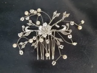 Peineta fiesta / novia plata y perlas