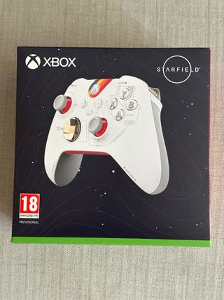 Mando Xbox Edición Starfield en su caja