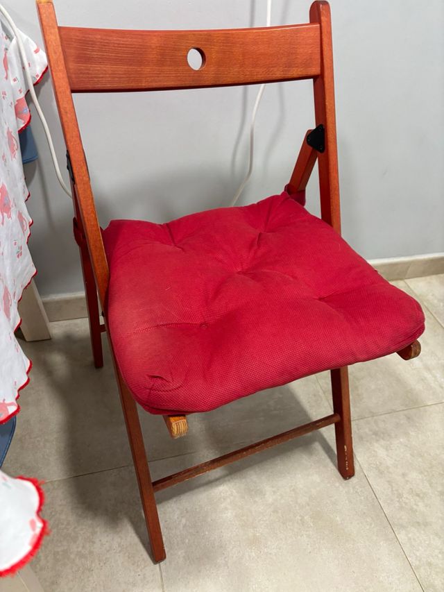 Sillas Ikea Madera + Cojines Rojos
