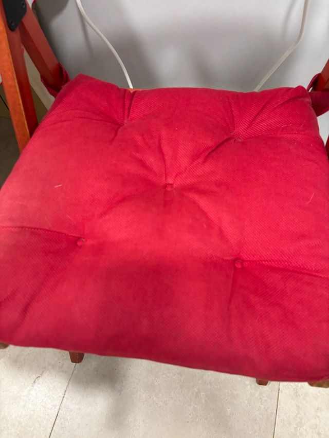 Sillas Ikea Madera + Cojines Rojos