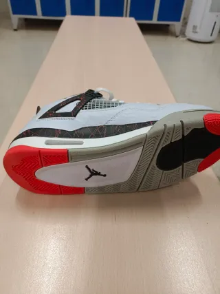 Zapatillas Jordan Air 4 Blancas Rojas