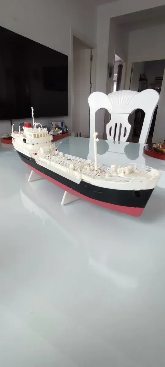 Maqueta petrolero plástico