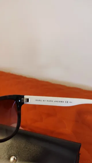 Gafas de sol vintage marrones y multicolor