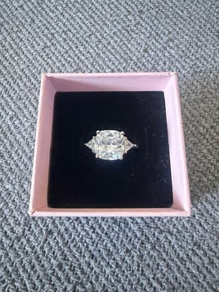 Anillo de plata con circonita