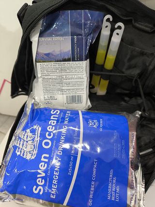 Kit Supervivencia SOS Agua Botiquín Brújula