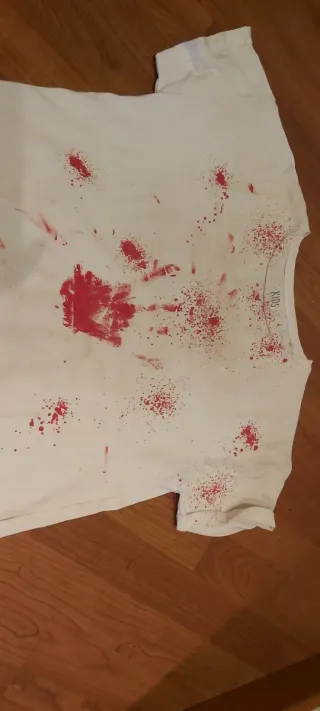 Camiseta Halloween + Capa Roja