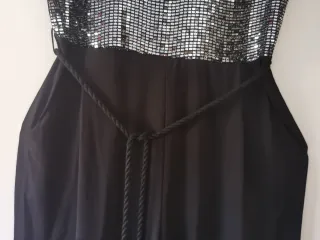 Mono negro de fiesta 