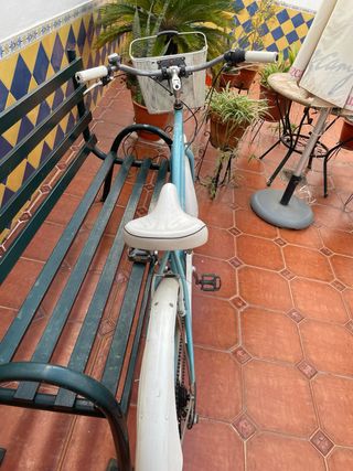 Bici paseo azul casi sin uso