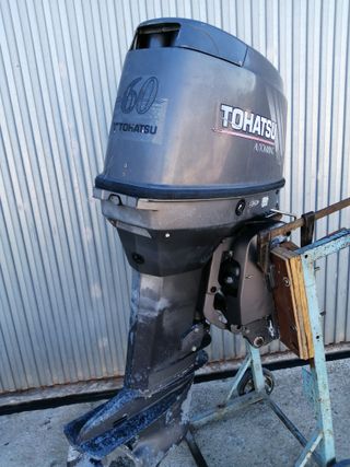 Tohatsu 60 HP Motor Fuera de Borda