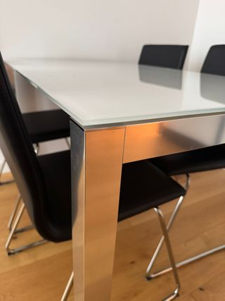 Mesa extensible Sacha vidrio y metal