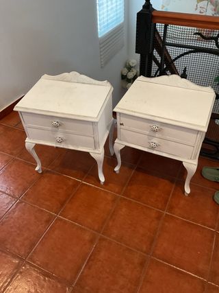2 Mesitas de Noche Blancas