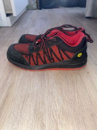 Zapatos de trabajo seguridad negros y rojos