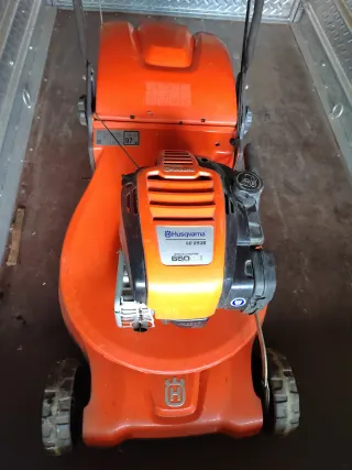 Cortacésped Husqvarna LC235S