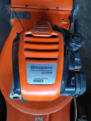 Cortacésped Husqvarna LC235S