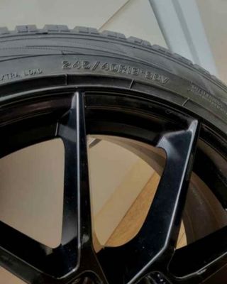 Llantas 245/40 R19 98v