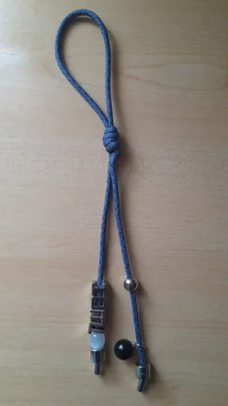 Cordón HOFF con abalorios. 3€ o Regalo por compra