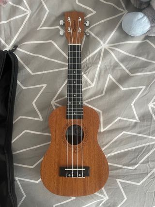 Ukelele de madera