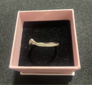 Anillo V con Circonitas Pandora