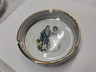 Cenicero Satsuma porcelana dorada nuevo