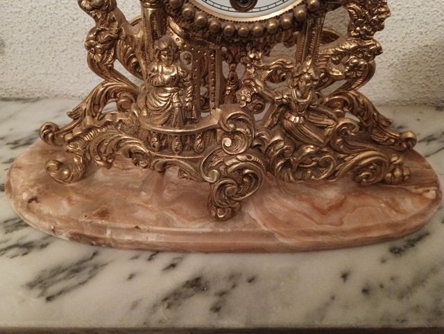 Juego Vintage Reloj y Candelabros Bronce