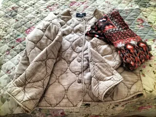Chaqueta OUTERWEAR beige y multicolor