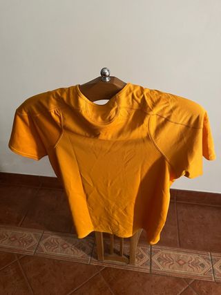 Camiseta naranja TENTH