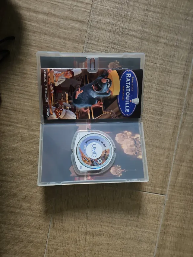 Confezione da 13 giochi per PSP (con manuali, 1 sigillato)